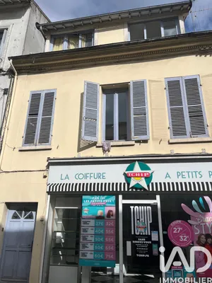 Building in Mantes-la-Jolie (78200)