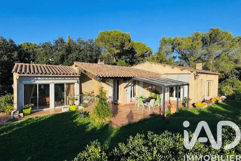 Maison 4 pièces 131 m² · à Uchaux · 131 m² · 424 000 €