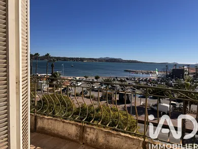 Apartment in Bandol (83150)