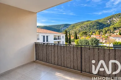 Appartement à Cuges-les-Pins (13780)