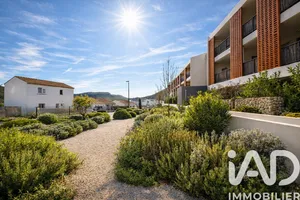 Apartment in Cuges-les-Pins (13780)