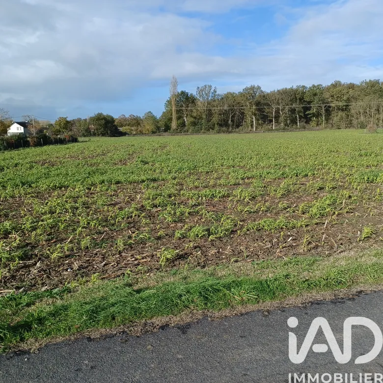 Terrain 3070 m² · à Chouppes · 18 000 €