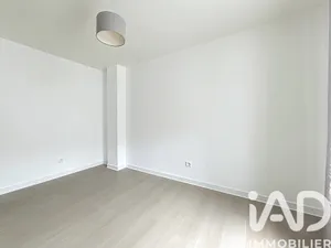Apartment in Montreuil (93100)