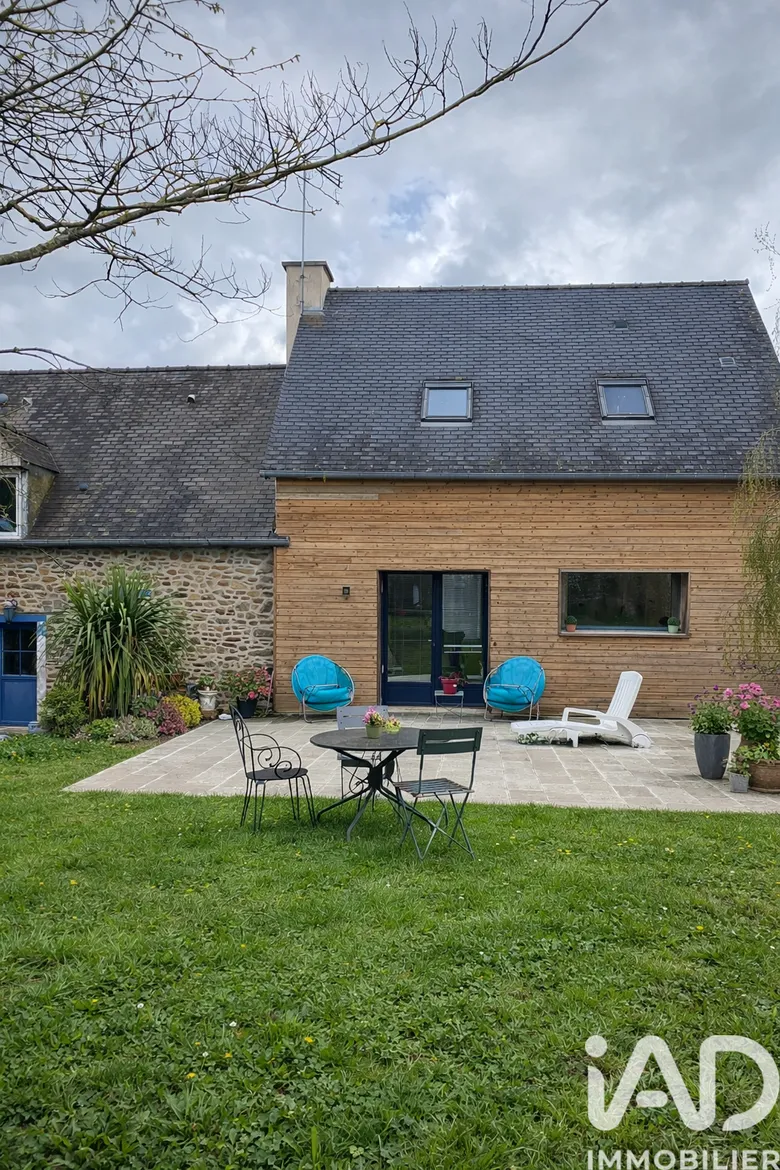 Maison 9 pièces 177 m² · à Fougères · 177 m² · 300 000 €