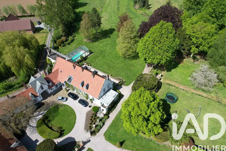 Maison 14 pièces 452 m² · à Lecelles · 452 m² · 1 680 000 €