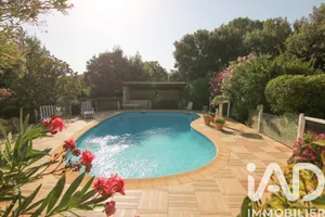 Maison à Méounes-lès-Montrieux (83136)