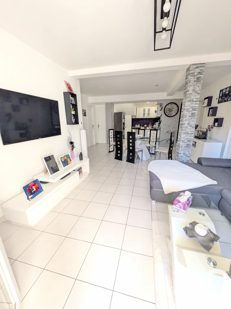 Appartement 4 pièces 87 m² · à Poussan · 87 m² · 220 000 €