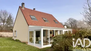 Maison traditionnelle à Saint-Ouen-sur-Morin (77750)