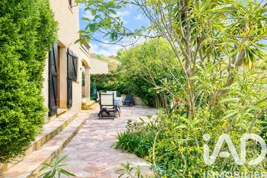 Maison à Roquebrune-sur-Argens (83380)