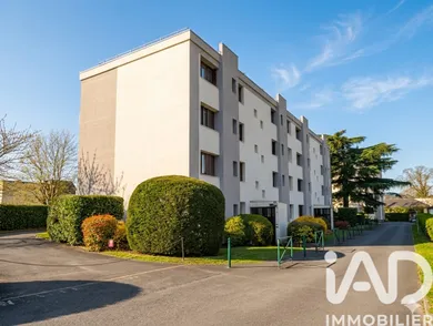 Apartment in Chatou (78400)