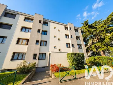 Apartment in Chatou (78400)