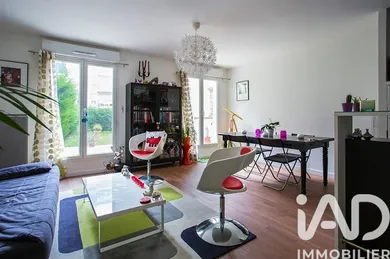 Apartment in Saint-Cyr-l'École (78210)