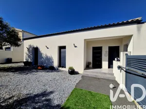 Traditional house in Colombiers (34440)