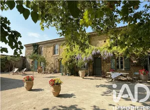 Mas à Camaret-sur-Aigues (84850)
