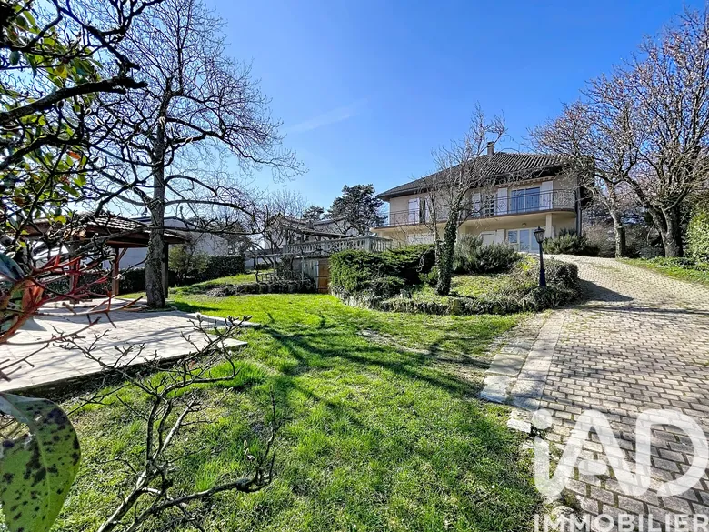 Maison 9 pièces 246 m² · à Millery · 246 m² · 560 000 €