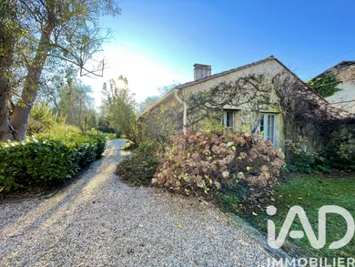 Mansion in Blaignan (33340)