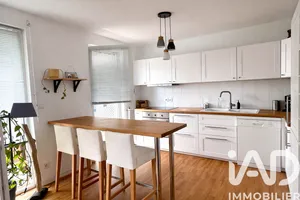 Apartment in Bordeaux (33300)