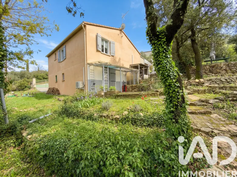 Maison 5 pièces 98 m² · à Garéoult · 98 m² · 240 000 €