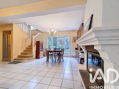 Maison traditionnelle à Chevry-Cossigny (77173)