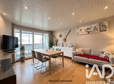 Apartment in Plaisir (78370)