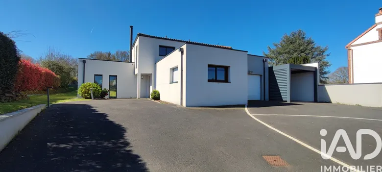 Maison 7 pièces 185 m² · à Chavagnes-en-Paillers · 185 m² · 396 000 €