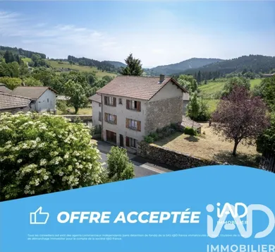 Maison de village à Saint-Bonnet-le-Chastel (63630)