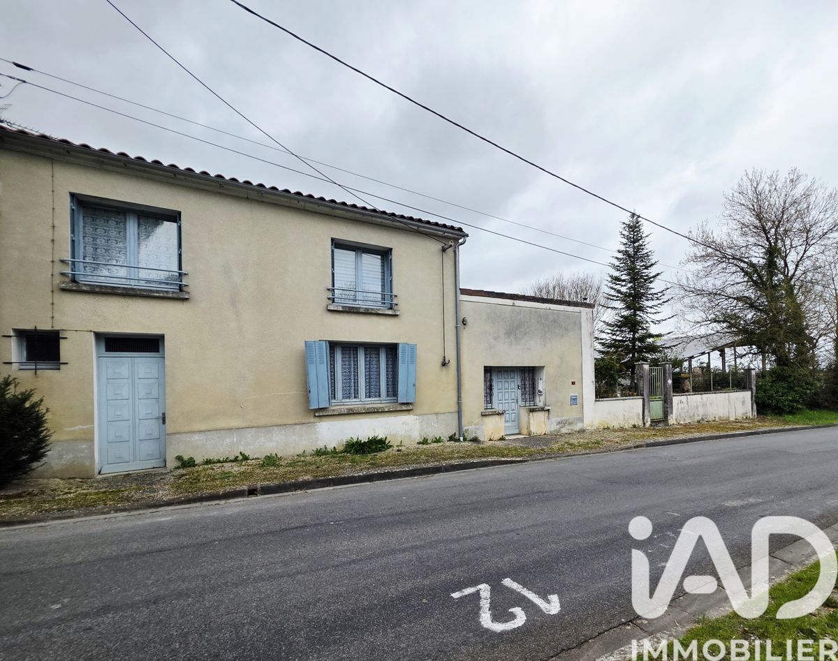 Vente maison à Verdille (16140) : maison de village 6 pièces 98 m²