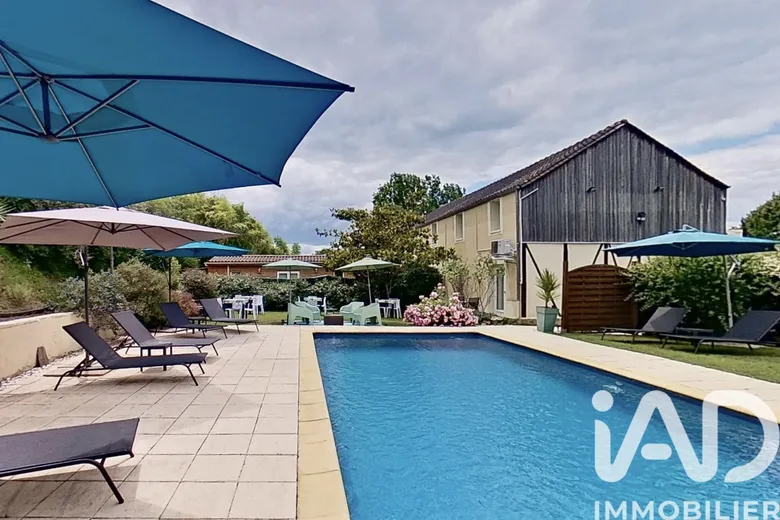 Maison 11 pièces 260 m² · à Sarlat-la-Canéda · 260 m² · 649 000 €