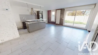 Apartment in Nandy (77176)