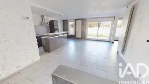 Apartment in Nandy (77176)