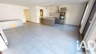 Apartment in Nandy (77176)
