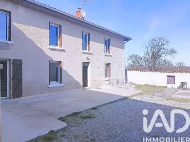 Maison de campagne à Bussy-Albieux (42260)