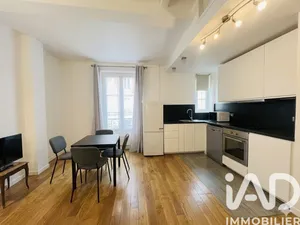 Apartment in Paris (75015)