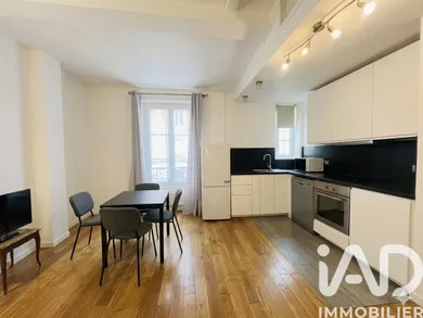 Apartment in Paris (75015)