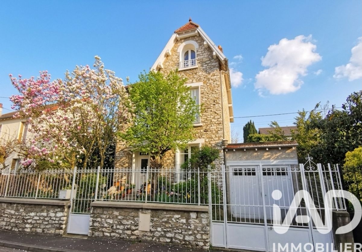 Maison 5 pièces de 114 m² à Guernes (78520)