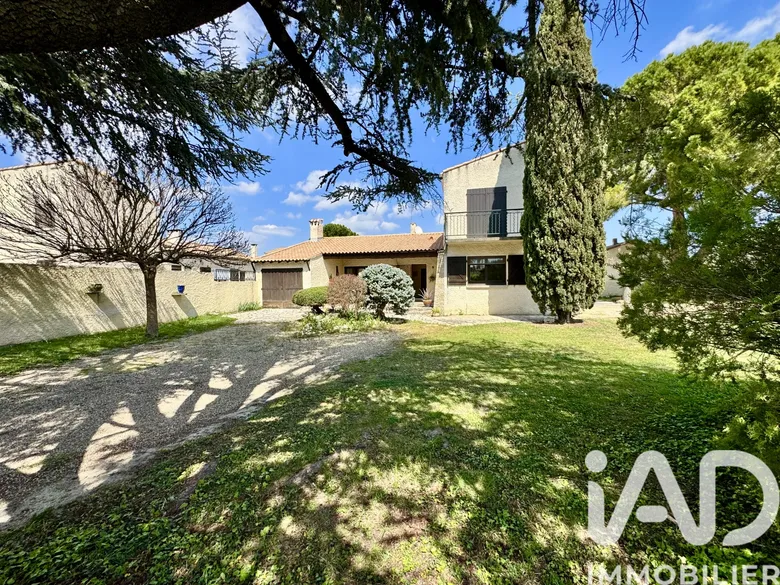 Maison 6 pièces 128 m² · à Milhaud · 128 m² · 335 000 €