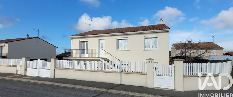 Maison 8 pièces 183 m² · à Thouars · 183 m² · 167 000 €