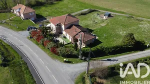 Maison à Buros (64160)