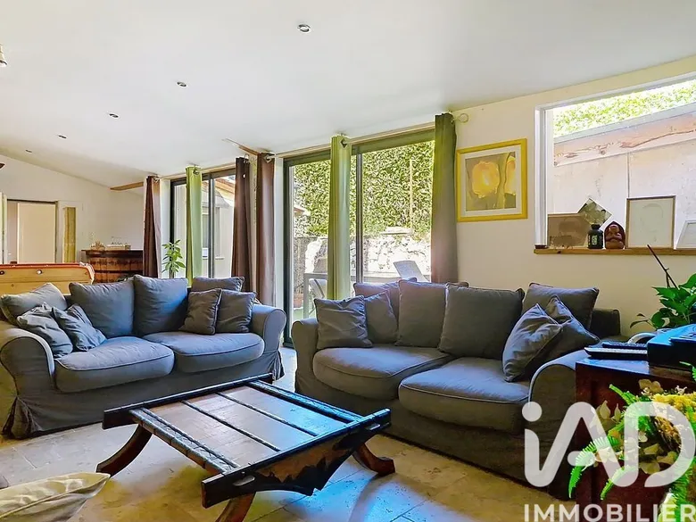Maison 6 pièces 216 m² · à Gensac · 215,9 m² · 204 900 €