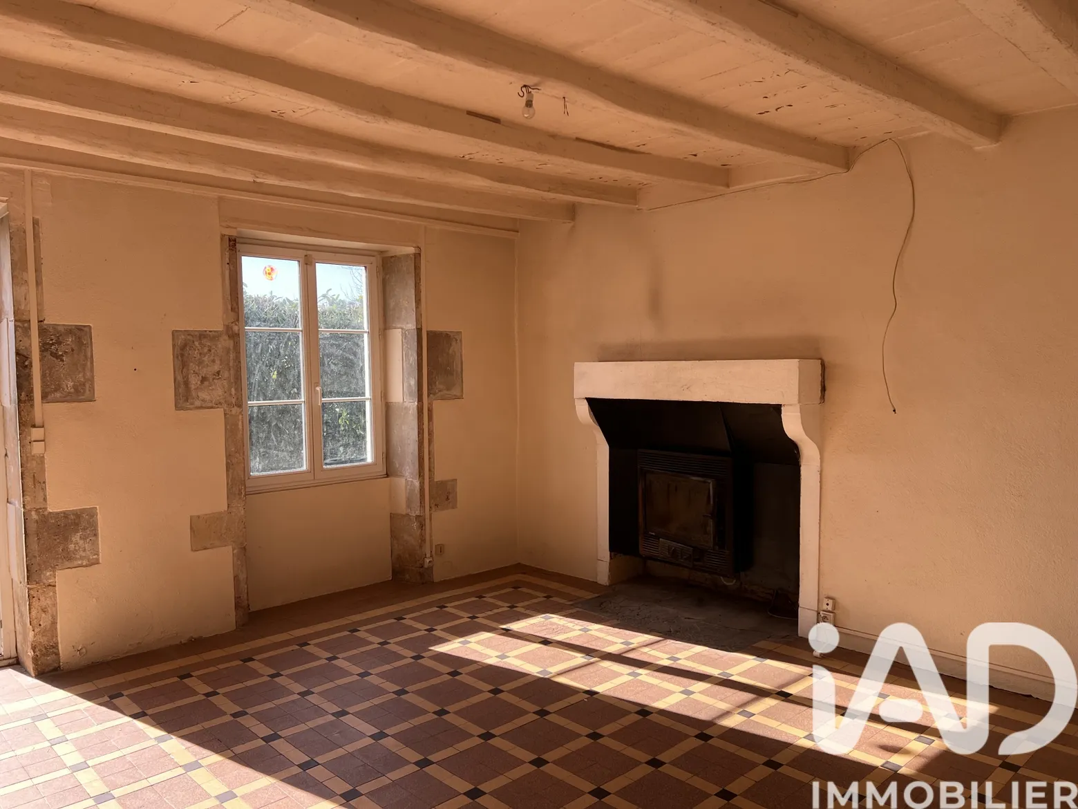 Vente maison à Voulême (86400) : maison de village 3 pièces 78 m² — 3