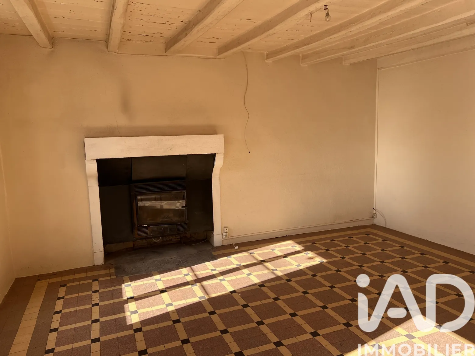 Vente maison à Voulême (86400) : maison de village 3 pièces 78 m² — 2