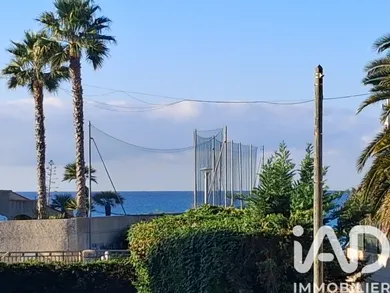 Architectural house in Saint-Cyr-sur-Mer (83270)