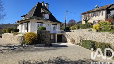 Maison d'architecte à Saint-Étienne-de-Maurs (15600)