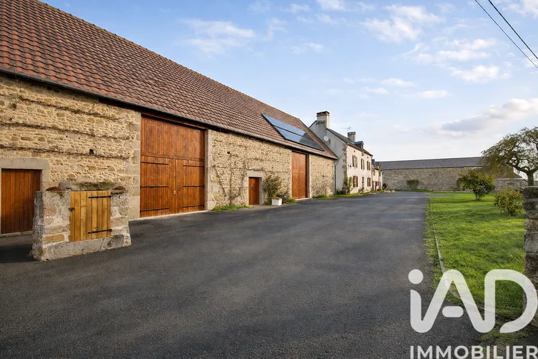 Maison 10 pièces 278 m² · à Gouzon · 278 m² · 385 000 €