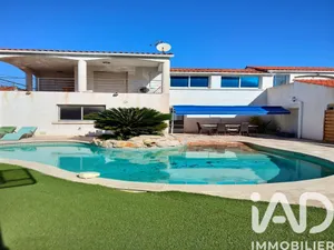 Maison d'architecte à Saint-Cyr-sur-Mer (83270)