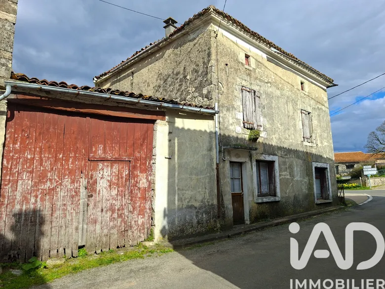 Maison 4 pièces 90 m² · à Cellettes · 90 m² · 23 000 €