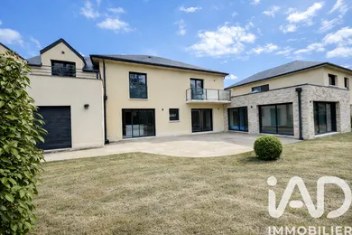 Architectural house in Le Mée-sur-Seine (77350)