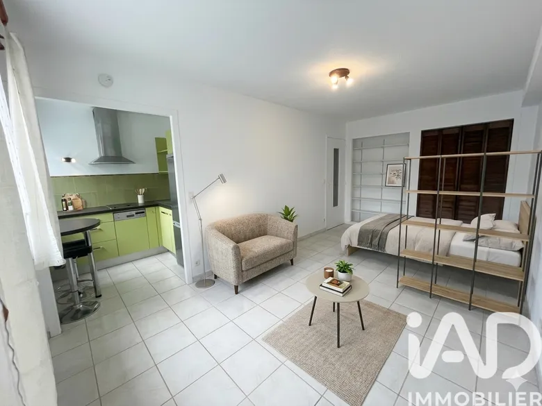 Appartement 1 pièce 28 m² · à Tours · 27,7 m² · 95 000 €
