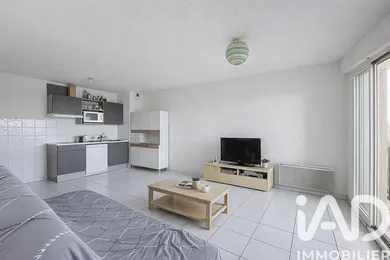 Apartment in Parempuyre (33290)
