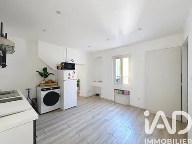 Maison de ville à Jonquières-Saint-Vincent (30300)